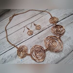 Elegant Gold Swirl Necklace and Earring Set